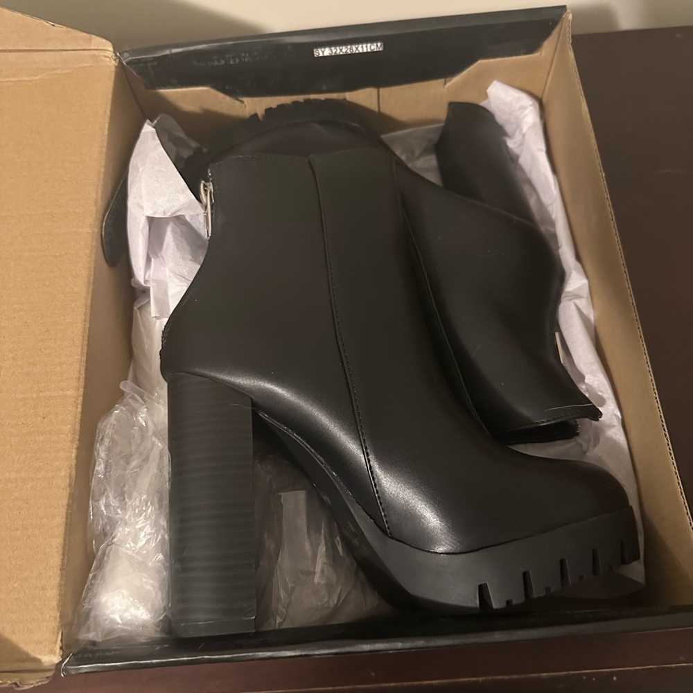 Fashion Nova Black Chunky Heeled Boots